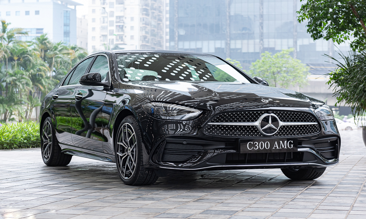 Giá xe Mercedes-Benz C 300 AMG Cần Thơ tháng 02/2023