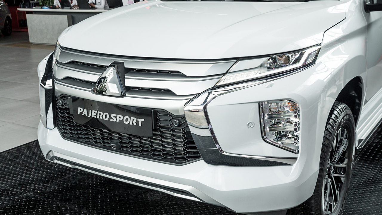 Mitsubishi Pajero Sport lưới tản nhiệt
